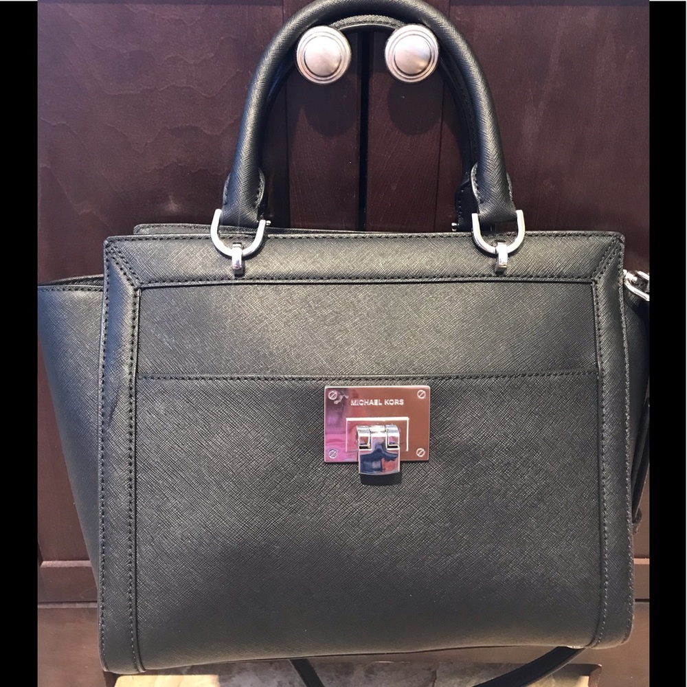 🖤Michael Kors Tina Satchel🖤